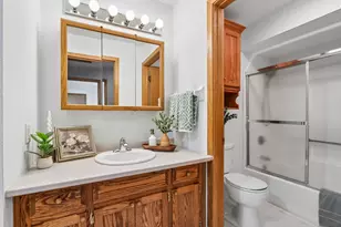 W178N9754 Riversbend Circle, Germantown, WI 53022 - Photo 23