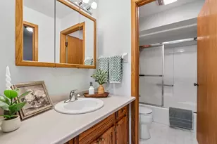 W178N9754 Riversbend Circle, Germantown, WI 53022 - Photo 21
