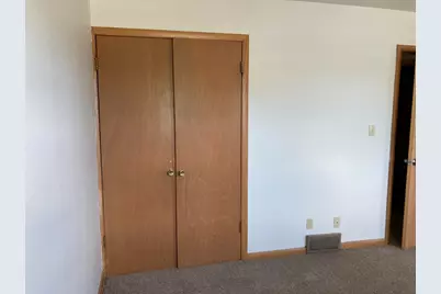 3856 S 83rd St, Milwaukee, WI 53220 - Photo 9