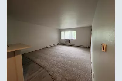3811 S 35th St, Greenfield, WI 53221 - Photo 5