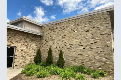 3811 S 35th St, Greenfield, WI 53221 - Photo 9