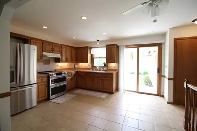 N77W15970  Settlers Ct, Menomonee Falls, WI 53051 - Photo 5