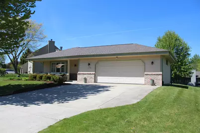 N77W15970  Settlers Ct, Menomonee Falls, WI 53051 - Photo 3