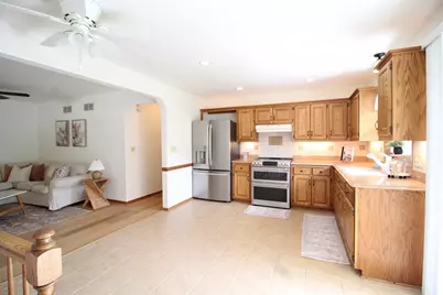 N77W15970  Settlers Ct, Menomonee Falls, WI 53051 - Photo 7
