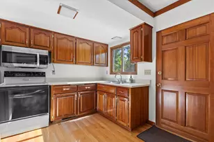 W235S5479 Big Bend Rd, Waukesha, WI 53189 - Photo 5
