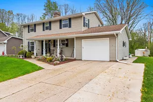 1419 Lee Cir, Manitowoc, WI 54220 - Photo 3