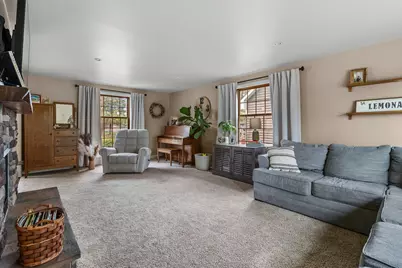 1419  Lee Cir, Manitowoc, WI 54220 - Photo 9