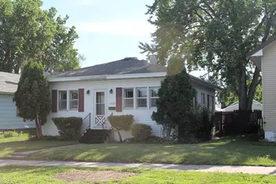 2322  Wood St, La Crosse, WI 54603 - Photo 1