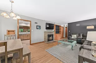 215 Leanore Ln, Brookfield, WI 53005 - Photo 9