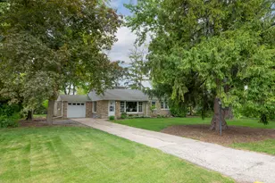 215 Leanore Ln, Brookfield, WI 53005 - Photo 21