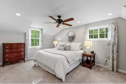 1627 W Fiesta Ln, Mequon, WI 53092 - Photo 5