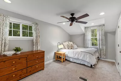 1627 W Fiesta Ln, Mequon, WI 53092 - Photo 21