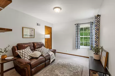 1627 W Fiesta Ln, Mequon, WI 53092 - Photo 15