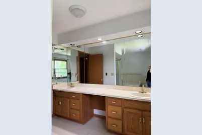42  Robin Hill Dr, Racine, WI 53406 - Photo 21