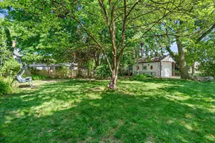 8125 W Dixon St, Milwaukee, WI 53214 - Photo 27