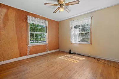 8125 W Dixon St, Milwaukee, WI 53214 - Photo 11
