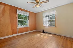 8125 W Dixon St, Milwaukee, WI 53214 - Photo 11