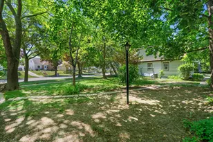 8125 W Dixon St, Milwaukee, WI 53214 - Photo 29