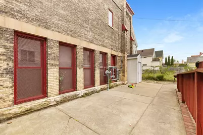 140 W Garfield Ave, Milwaukee, WI 53212 - Photo 25