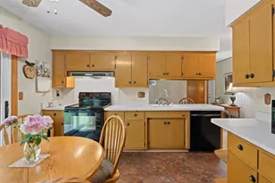 13955 W Forest Knoll Ct, New Berlin, WI 53151 - Photo 7