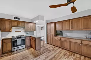 3745 Pilgrim Rd, Brookfield, WI 53005 - Photo 7