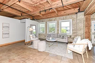 904 E Pearson St, Milwaukee, WI 53202 - Photo 5