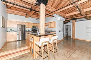 904 E Pearson St, Milwaukee, WI 53202 - Photo 11