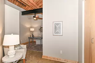 904 E Pearson St, Milwaukee, WI 53202 - Photo 21