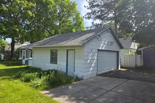 1213 Dodge St, Lake Geneva, WI 53147 - Photo 11