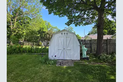 1213  Dodge St, Lake Geneva, WI 53147 - Photo 9