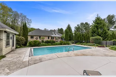 4405  Honeywood Ln, Jackson, WI 53037 - Photo 39