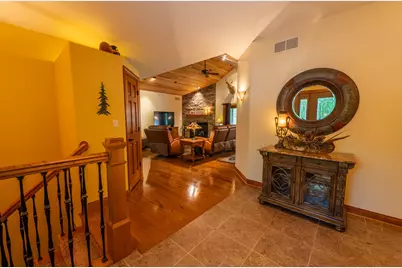 260  Glacial Dr, Slinger, WI 53086 - Photo 9
