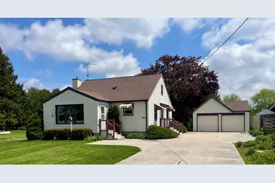 1905 N Rapids Rd, Manitowoc Rapids, WI 54220 - Photo 1