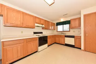 N58W23747 Hastings Ct, Sussex, WI 53089 - Photo 17