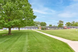 N58W23747 Hastings Ct, Sussex, WI 53089 - Photo 11