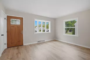 3205 S 72nd St, Milwaukee, WI 53219 - Photo 5
