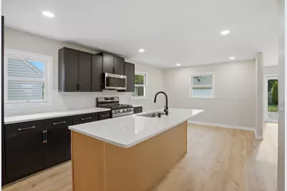 3205 S 72nd St, Milwaukee, WI 53219 - Photo 7