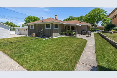 2433 S 93rd St, West Allis, WI 53227 - Photo 3