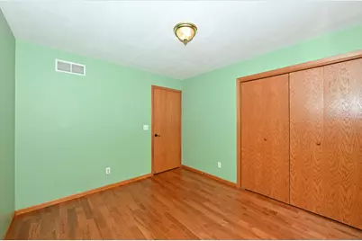 2214  Hughes Ln, Waukesha, WI 53188 - Photo 19