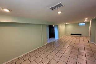 8835 W Bender Ave, Milwaukee, WI 53225 - Photo 25