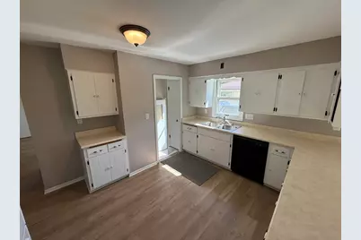 8835 W Bender Ave, Milwaukee, WI 53225 - Photo 7