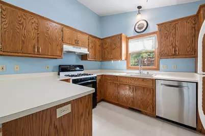 2722  Field Dr, Waukesha, WI 53188 - Photo 17
