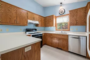 2722 Field Dr, Waukesha, WI 53188 - Photo 17