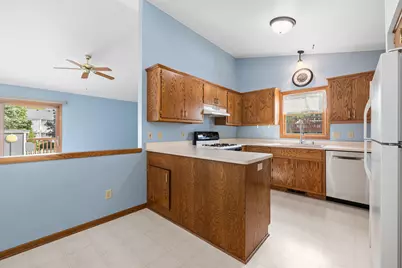 2722  Field Dr, Waukesha, WI 53188 - Photo 15