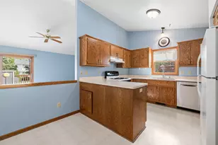 2722 Field Dr, Waukesha, WI 53188 - Photo 15