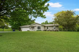 S56W23550 Maplewood Terrace, Waukesha, WI 53189 - Photo 1
