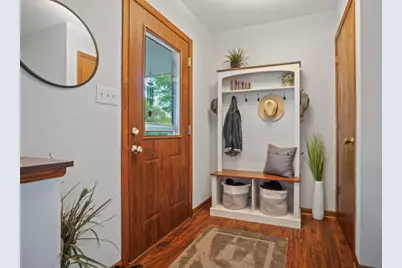 S56W23550  Maplewood Ter, Waukesha, WI 53189 - Photo 3