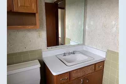 201 W Pierre Ln, Port Washington, WI 53074 - Photo 15