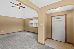 2028 W Oakwood Rd, Oak Creek, WI 53154 - Photo 19