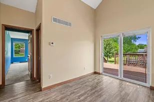 2028 W Oakwood Rd, Oak Creek, WI 53154 - Photo 33
